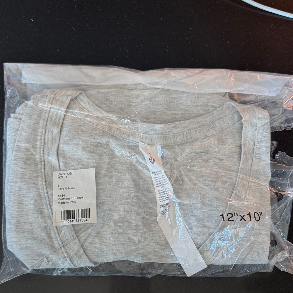 lululemon - Gray Short Sleeve Tee